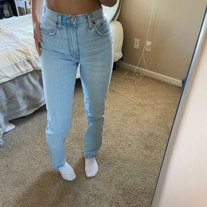 Abercrombie Curve Love Ultra High Rise 90s Straight Jean